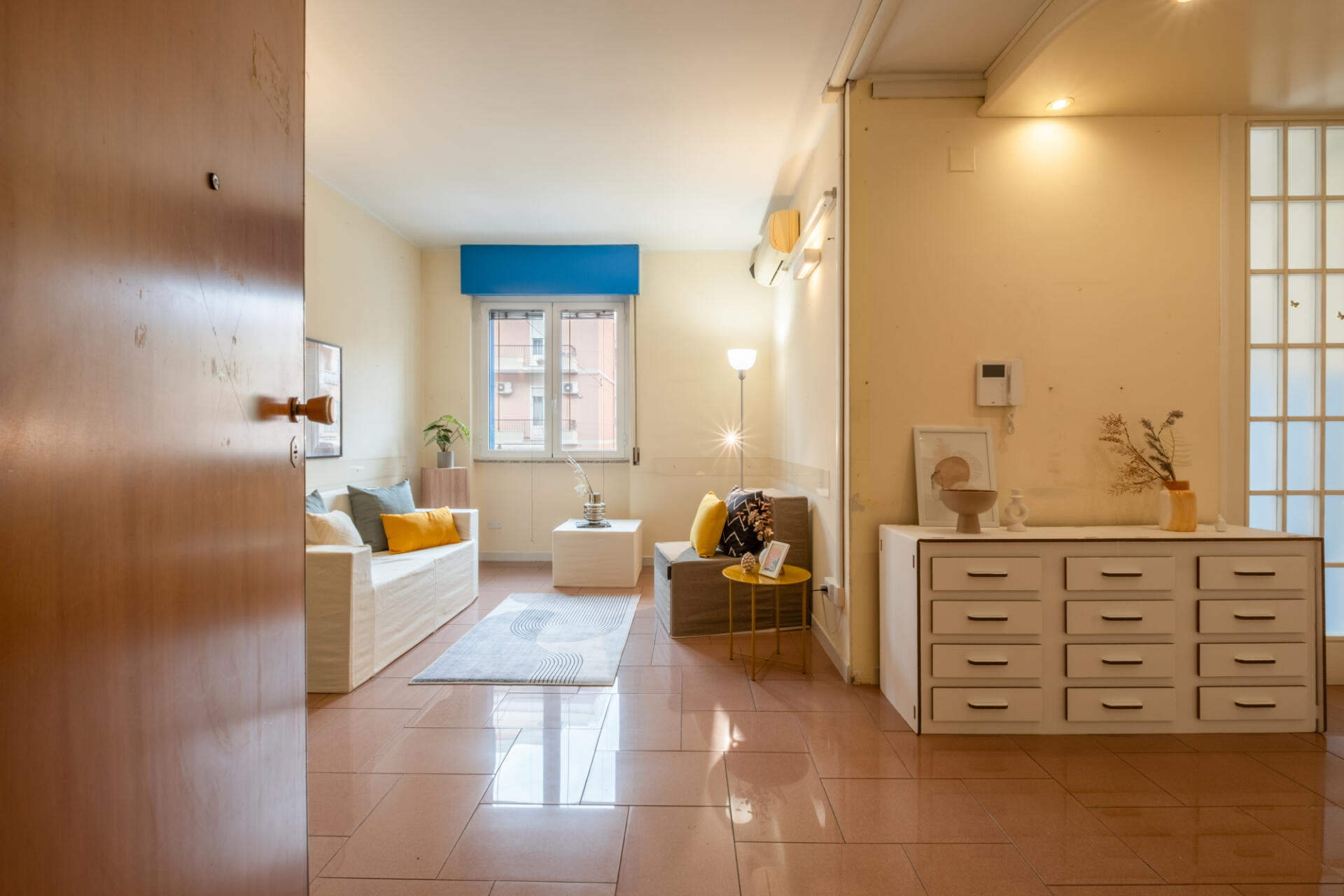 Cagliari via della Pineta – Quadrivano con cantina